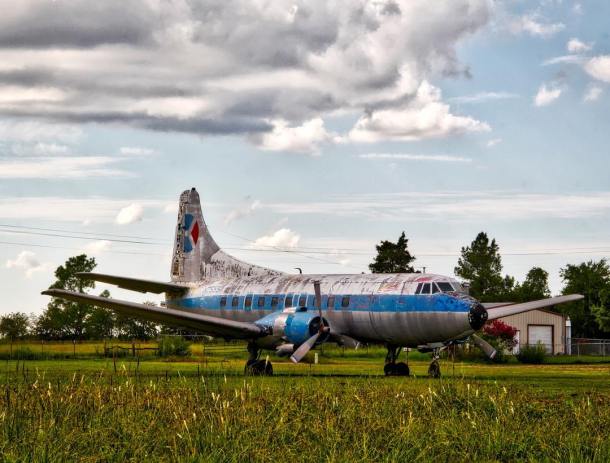 Today’s theme is plain — plane!  It’s not often you see an abandoned airplane sitting in a field. I had to go back & take a photo. After a little research, I learned it's a 404 Martin passenger plane built in 1952. It was flown by several airlines ending its career with Pro-Air. The Martin resides in a field near the remains of The Flying Tiger Airport & Flight Museum just west of Paris, TX on US 82. #040_plain_plane #picturethis365 #photo_to_keep #texas #texas_ig #roadtrip #airplane #abandoned #1950s #highway82 #atagwithnoname #goodtexasliving #ipulledoverforthis #inspiretexasnow #igersverybest #rsa_ladies #trb_abandoned